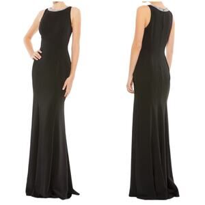 Mac Duggal NWT Stunning Jewel Neckline Sweep Train Trumpet Gown Size 2 Black